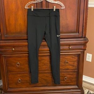 Nike dry fit athletic leggings